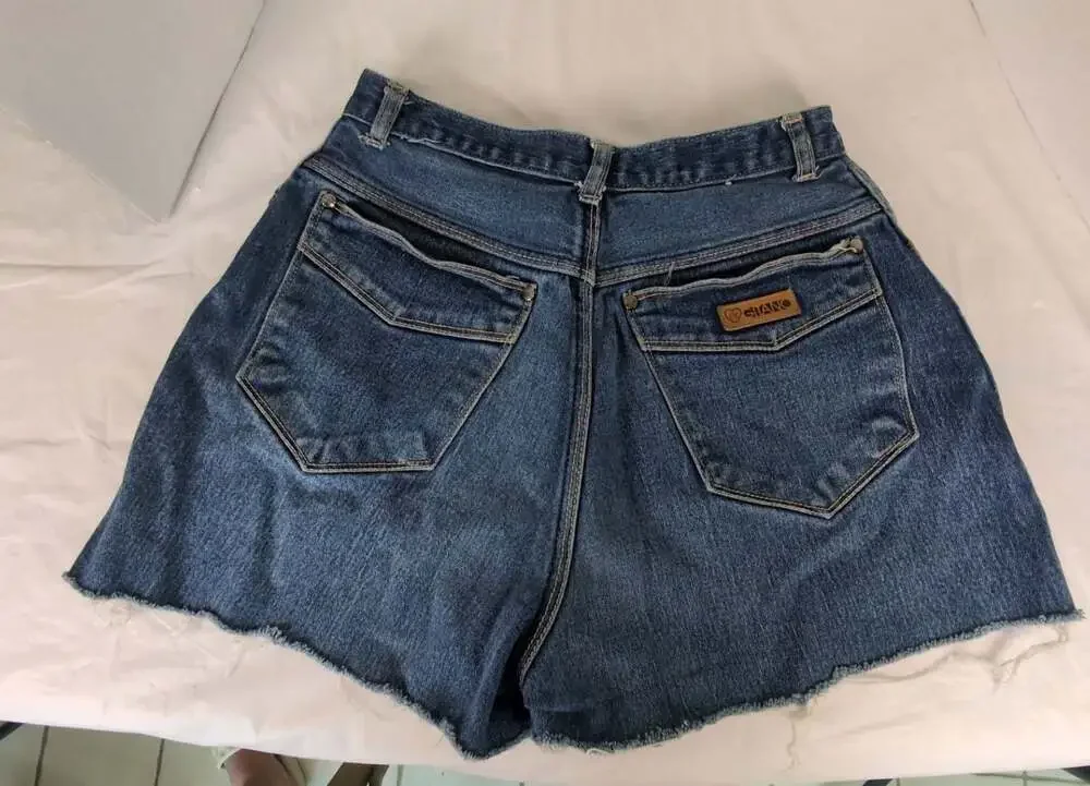 Gitano Vintage High-Waisted Raw Hem Denim Shorts Size 12 Long